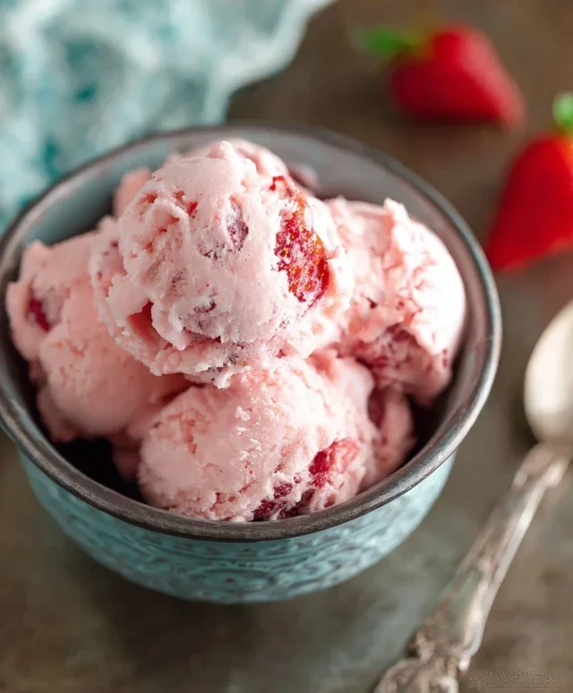 Homemade Strawberry Ice Cream
